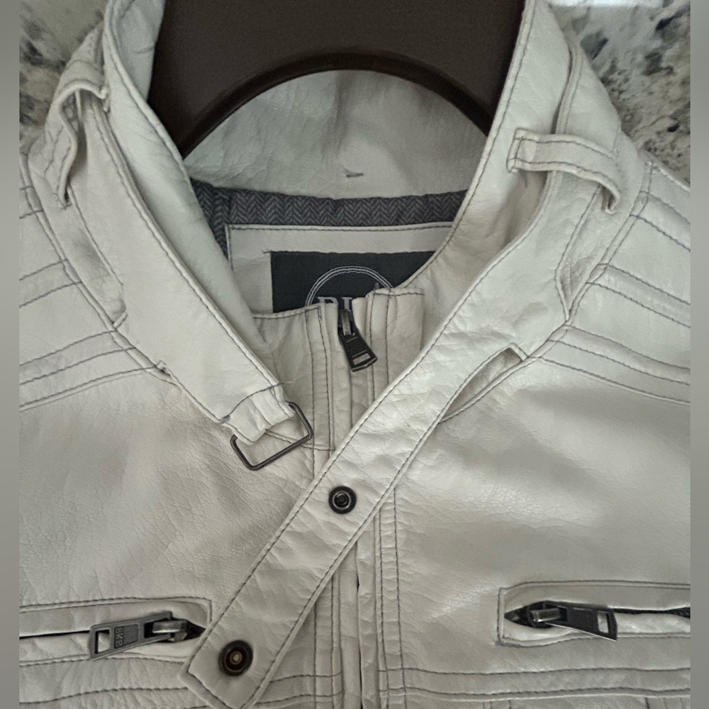 BKE Men’s Cream White Faux Leather Moto Jacket Size XL - Picture 9 of 11